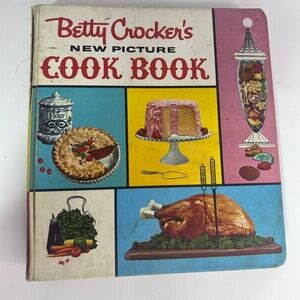 Vintage 1961 Betty Crocker's New Picture Cookbook-5 Ring 1st edition 4th print